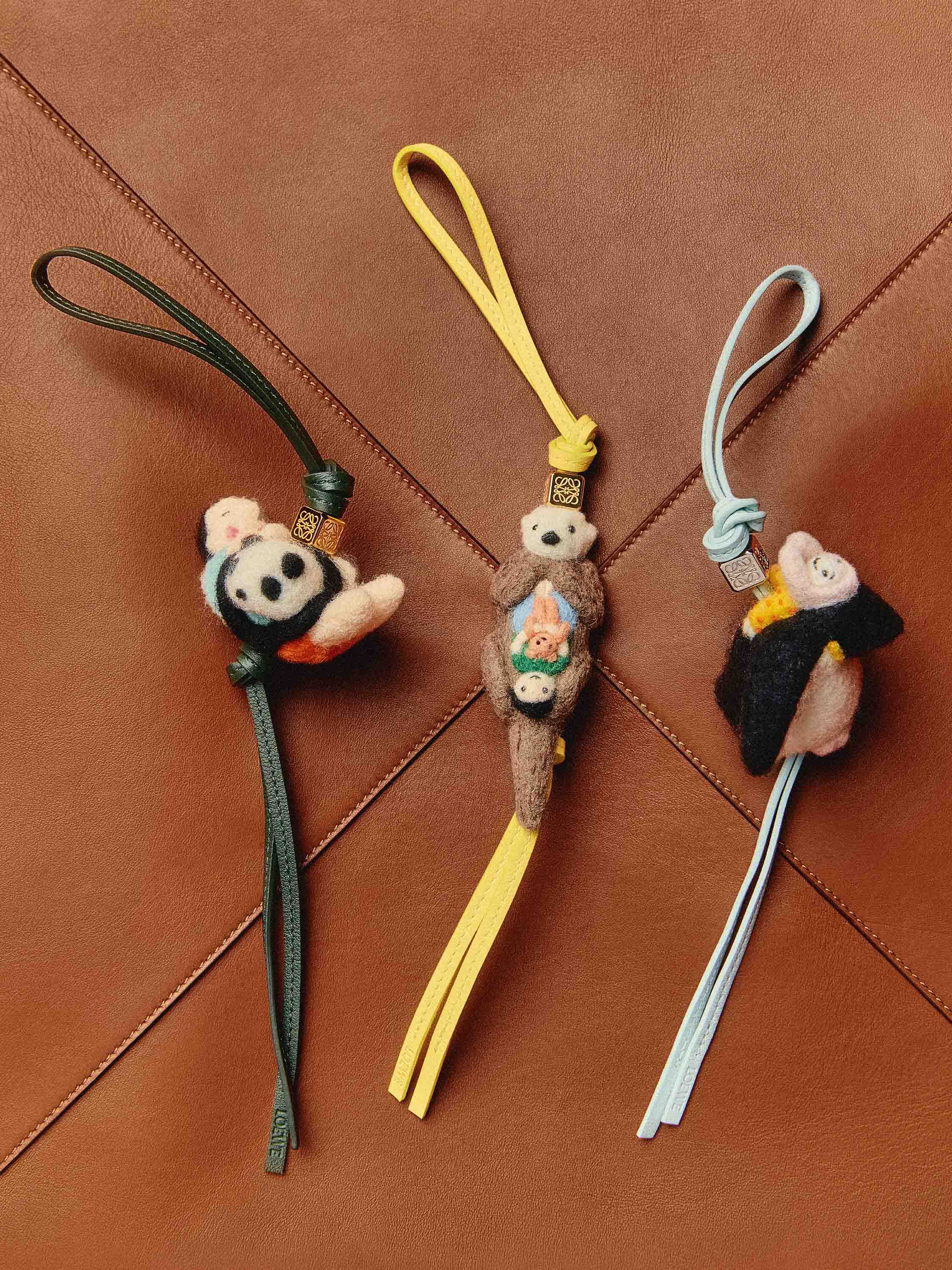 LOEWE ロエベ キーホルダー キーリング ペンギン チャーム
